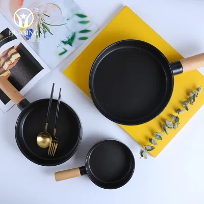 Eco-friendly and Safe Ceramic Bakeware Nordic Baking Dishes Pan with Wooden Handle for Household