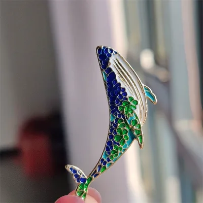 Whales Dolphins Animal Brooches Pin Creative and Cute Luxury Oil Drip Brooch New Style Personality Elegance Accessories Neutral