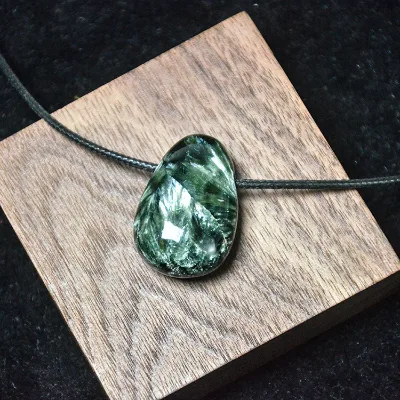 New Arrival Natural Russia Seraphinite Stone Teardrop Pendant Drilled Hole Stone Glossy for Healing Jewelry