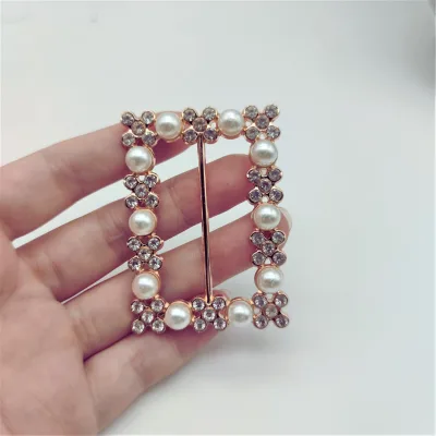 Silk Scarf Ring Clip T-shirt Tie Clips for Women Fashion Metal Round Circle Clip Rhinestone Buckle Clothing Ring Wrap Holder Wit