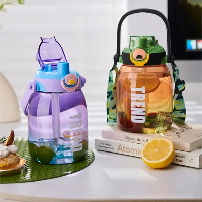 Summer Girls High Color Value 1200ml Sippy Cup Creative Student Tea Separation Plastic Cup for Parties Direct Applicable for