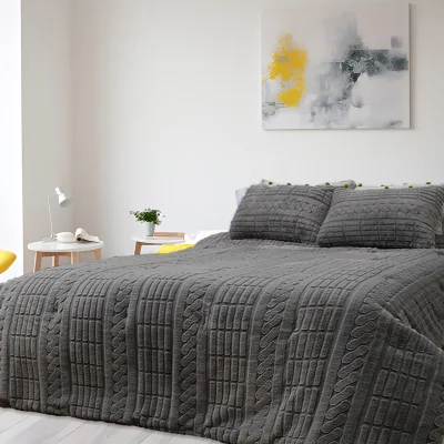 Wholesale 100% Polyester Downproof Fabric Bed King Size White Goose Duck Feather Filling Comforter Down Insert Quilt Duvet