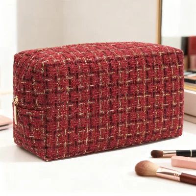 Wholesale Tweed Makeup Bag for Bridesmaid Gift with Custom Logo Luxury Plaid Aesthetic Cosmetic Wash Bag for Boutique Retail