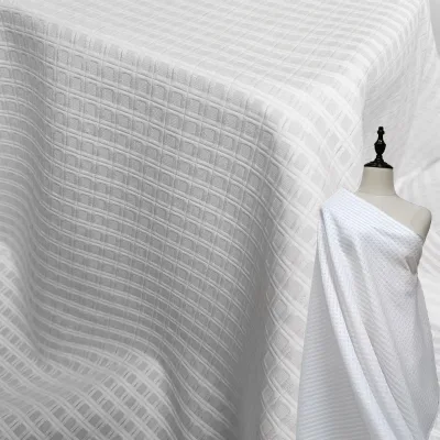 Breathable Woven Lace-Patterned Embossed Animal Jacquard Fabric 100% Polyester 222GSM Spring/Summer Designer Suits Accessories