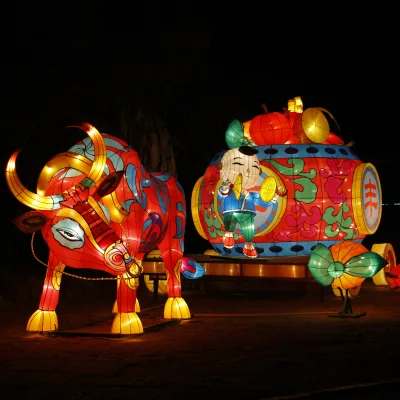 Customized Large Chinese Traditional Lanterns with Lights for Halloween Night Attraction Event Lighting Decoration