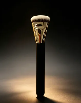 Luxury Angled Foundation Brush Gold Ferrule Flat Top Liquid Makeup Brush No Streak Premium Synthetic Bristles Concealer