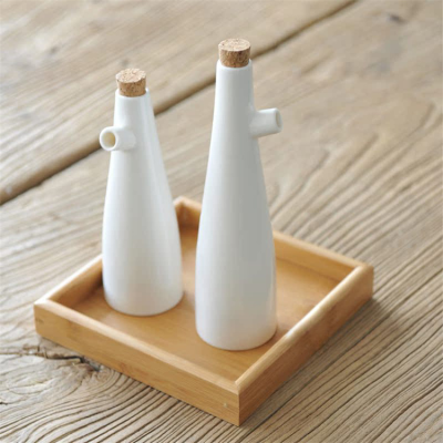 Harmony Hot Selling Japanese Restaurant Seasoning Pot Fashion Ceramic Soy Sauce Pot for Kitchen or Parties