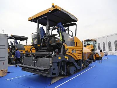 Reliable Asphalt Paver Stable Hydraulic Control RP802 600t/h Production Capacity for Municipal Road Construction