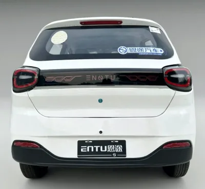Family Friendly Electric Car Electric Vehicle With Large Storage Capacity and Smooth Driving Experience for Family Trips