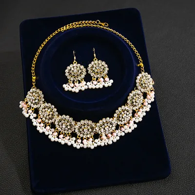 Fashion Ethnic Earring Necklace Set Women Antique Indian Golden Alloy Luxury Wedding Retro Bell Tassel Jhumka Jewelry