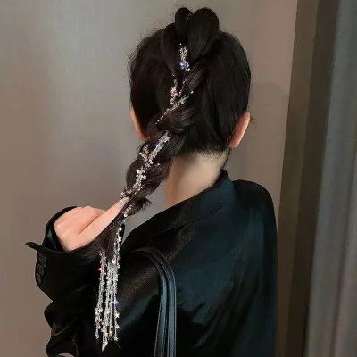 Braided Hair Chain with Sparkling Diamonds and Star Tassels. Braided Hair Chain Headwear, a High-end Hair Accessory