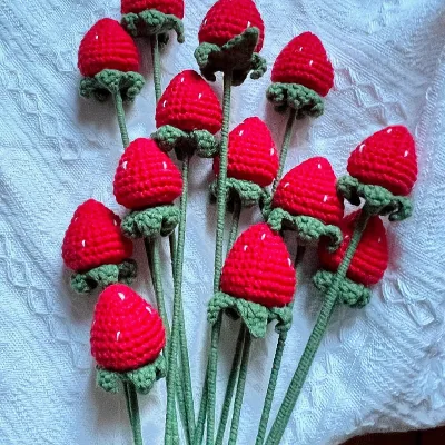 Cute Red Artificial Handmade Crocheted Hand-woven Flowers Knitted Pink Red Crochet Strawberry