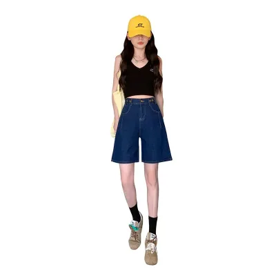 2025 Fashion Women's High-Waisted Denim Shorts Button Zipper Slim Pockets Solid Color Straight Style High-Waisted Jeans