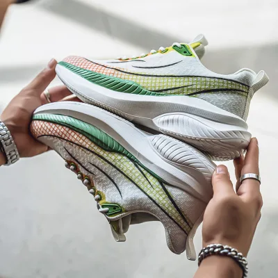 38-45 New Ultra Light Running Shoes With Breathable Mesh and Soft Sole Student Shoes Lightweight Men's Shoes