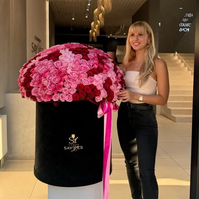 2025 Valentine's Day Gift 99 Pieces of Rose Set Popular Rose Gift Boxes Round Large Round Box Pink Hug Bucket Soap Rose Gift Box