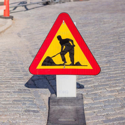 Aluminum Traffic Safety Signs Multiple Junction Warning Signs With Triangle Pattern Metal Road Signs