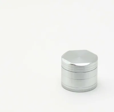 Hot Sale Silver Modern Style 4-Layer Portable Metal Herb Grinder Superior Grip Custom Logo Dry Herb Tool Convenient Size for