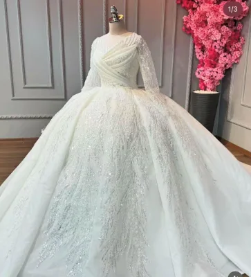 Scoop Neck Ball Gown Wedding Dress 2026 Long Sleeves Lace up Back Crystal Lace Applique Wedding Gowns