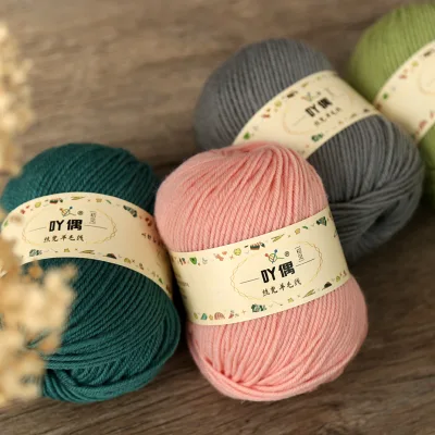 Wholesale 100% Pure Wool Yarns for Hand Knitting Scarf High Quality Soft and Warm Thickness Yarn Crotchet Yarn