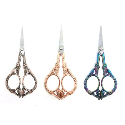Hot Sell 4.5in High Quality Embroidery Scissor Antique Sewing Craft Art Work Scissors with love Pattern Handicraft DIY Tool