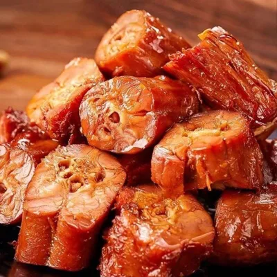 OEM Spicy Duck Neck Marinated Flavor Hand-Torn Snack to Satisfy Cravings, Hand-Torn Spicy Semi-Soft Roasted Duck Jerky