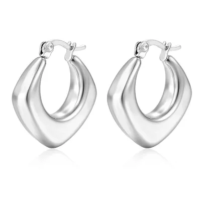 New Trendy and Luxurious Earrings