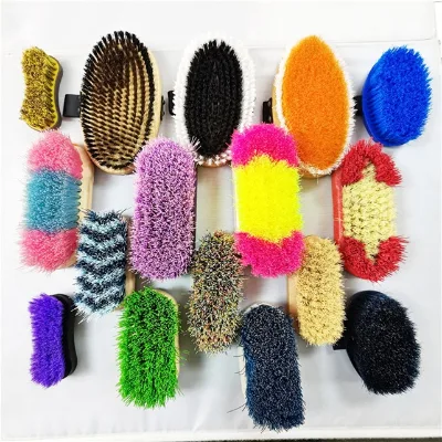 Wooden Horse Brush Set Green Tendon Boots
