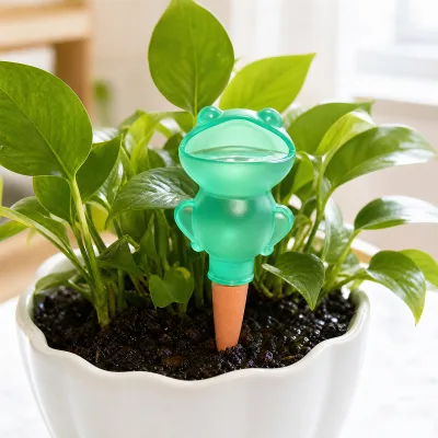 Frog Shaped Plastic Self-Watering Dripper Pot with Automatic Weekly Watering for Gardening