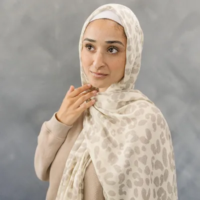 America Leopard Printed Trendy Swaddle Wrap - Muslim Customized Headscarf Wholesale Supplier Soft Ethnic Scarves & Shawls