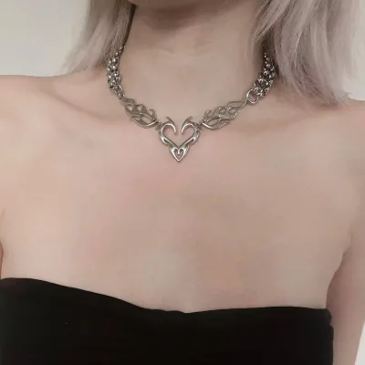 Cool Punk Silver Hollow Flame Heart Pendant Chains Necklace Women's Hip Hop Party Personality Unisex Jewelry Gift