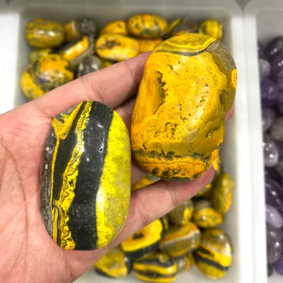 Hot Sales Natural BumbleBee Jasper Palm Healing Stones Crystal Palm Tumbled for Meditation Gift