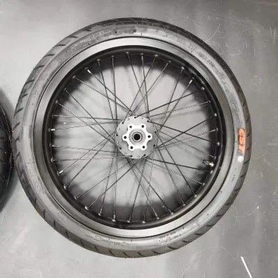 Hot Sale Original Factory 17 Inch Supermoto Wheels CST Tire for Surron Light Bee on Road Motorcycle Spoke Wheels Ebike Parts