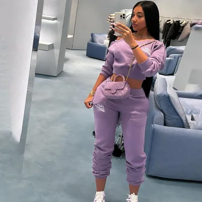 2024 New Arrival Causal Fitting Polyester Cropped Sweatshirt and Joggers Embroidery Design Two Piece Sets for Women