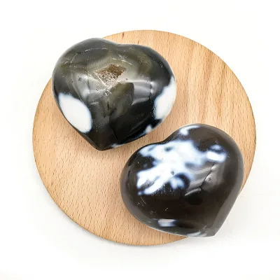 Wholesale Natural Orca Agate Hearts Hand Made Crystal Craft Polished Black with White Orca Agate Heart for love Decoration