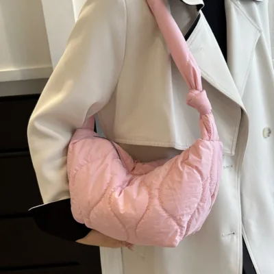 Colefa Brand New Style Casual Fashionable Large Capacity Fluffy Single-shoulder Bucket Bag Ivory Pink Puffy Medium Crossbody Bag