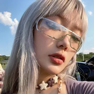 Steampunk Wind Metal Studded Glasses Fashion Retro Sunglasses Personality Skeleton Sunglasses Y2k