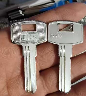 Precision Cut Universal Locksmith Key Compatible with Key Cutting Machines