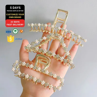 Simple Pearl studded Diamond Triangular Curved Flower Daily Versatile Hair Claw