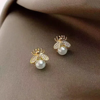 Women's earrings Small Bee Pearl earrings Cute earrings