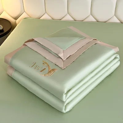 Modern Washable Printed Polyester Summer Quilt for Home Use
