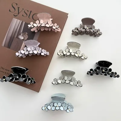Sweet Floral Acetate Hair Clips Curved Petal-arrangement Hair Claws Monochrome Classic Flower Hair Claw Daily Versatile Style