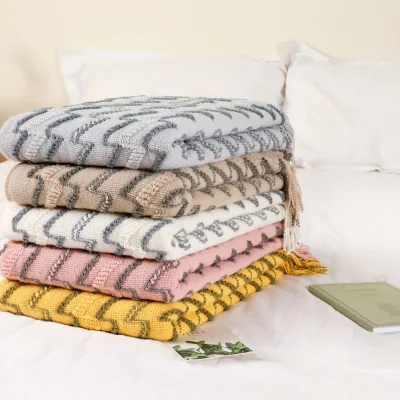 Fluffy Travel Blanket for Home Decoration Sofa Couch Cheap Camping Blankets with Tassel High Quality Bed Stripe Knitted Blanket