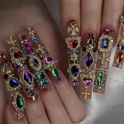 Wholesale 2022 Alloy Luxury Nail Art Diamond Rhinestone Charms 10Pcs/Bag Metal 3D Nail Decoration Designer Heart Nail Charms