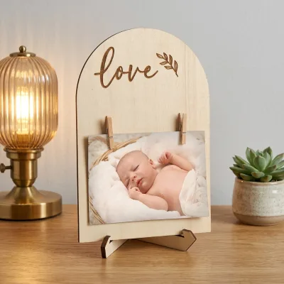 Factory Direct Eco-Friendly Wooden Milestone Baby Commemorative Photo Frame with Die-Cut Design for Newborn Birth Wall Mounting