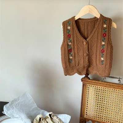 Autumn New Girls Sweater Vest Embroidered Flowers Knitted Sleeveless Waistcoat Retro