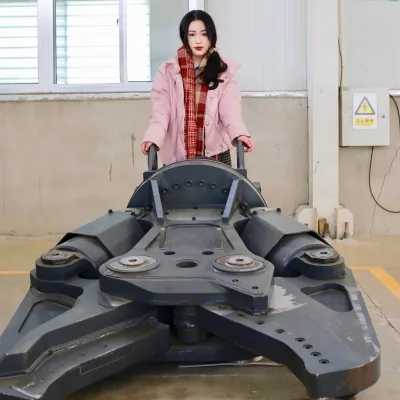 Alibaba Certified 30T Hydraulic Shear for Excavator Scrap Metal Waste Steel Car Dismantling Factory 15 Years Motor Engine