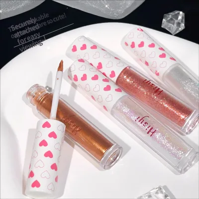 Heart Pattern Tube Liquid Eyeshadow for Delicate Daily Eye Makeup for Office Workers in Workplace Scenarios