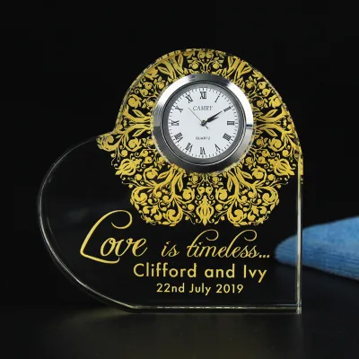 Custom Luxurious Wedding Souvenirs Set Gifts for Guests Wedding Crystal Heart Clock Custom