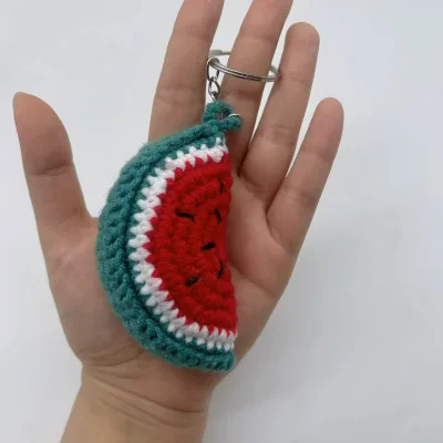 Wholesale Cute and Lovely Hand Crochet Watermelon Kechain Customized Label Hand Crochet Fruits Key Chain