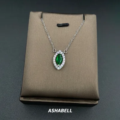 High-grade Retro Noble Horse Eye Emerald S925 Sterling Silver Gold-plated Women's Necklace